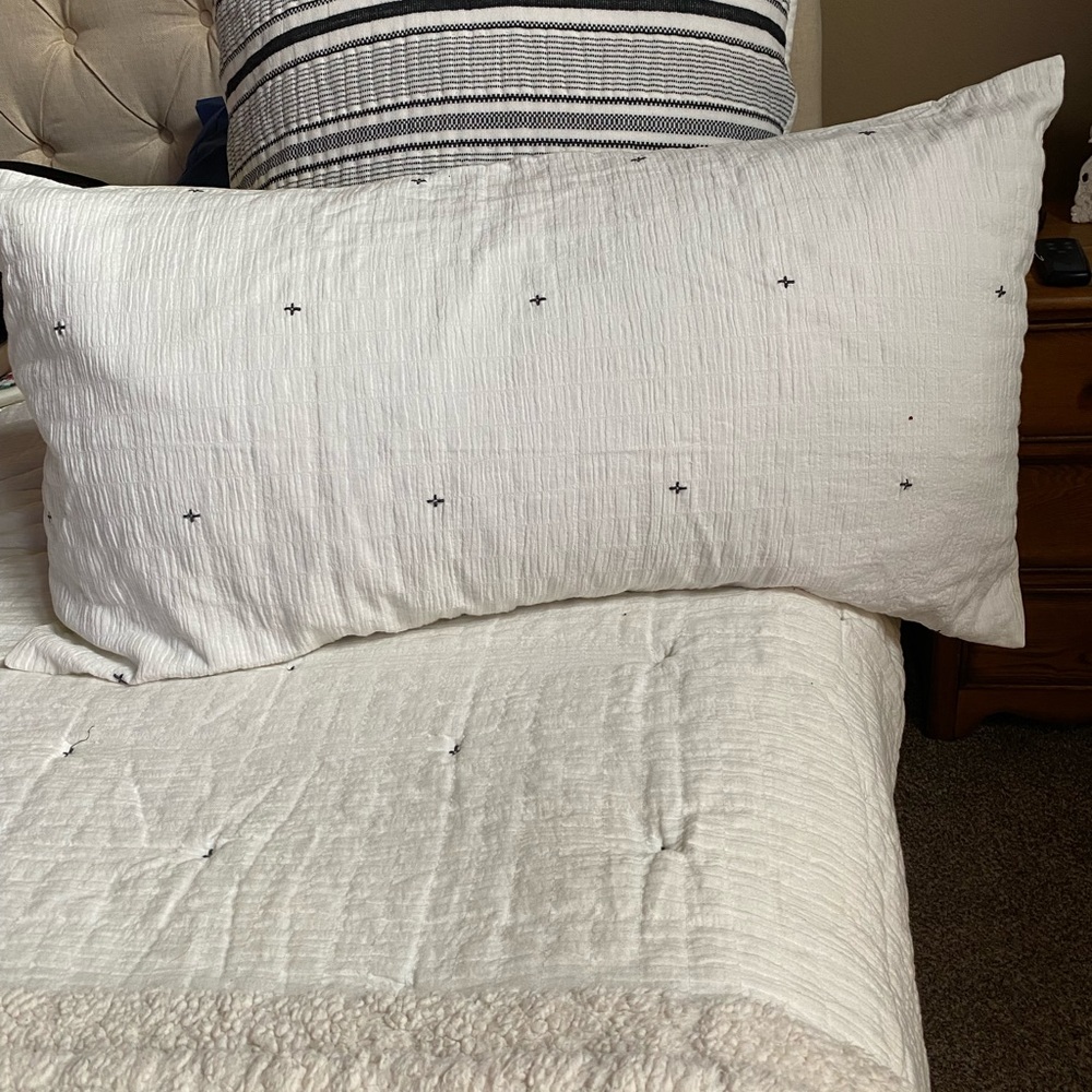 Queen Pillow Shams NEW, never used, ❤️offers
